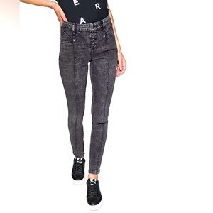 Karl‎ Lagerfeld Paris women’s skinny jeans with stretch size 6